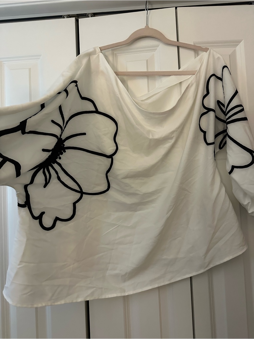 SHEIN White Blouse with Black Floral Appliqué